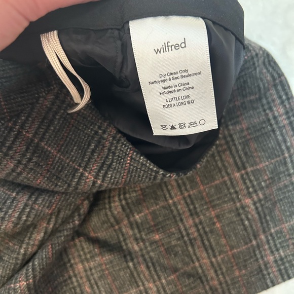 EUC - Wilfred Classic Mini Skirt - Picture 3 of 4